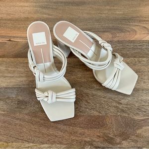 Dolce Vita NWOT Ivory Pama Sandals w/Textured Block Heels and Knot Detail Sz 8